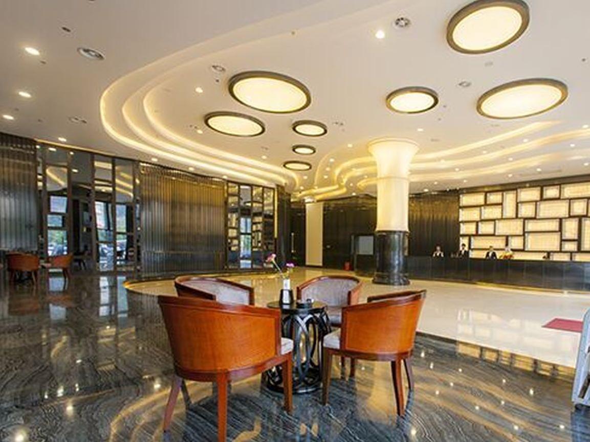 Golden Palm Hotel Джухай Екстериор снимка