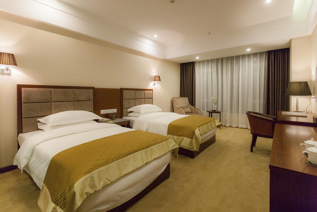 Golden Palm Hotel Джухай Екстериор снимка