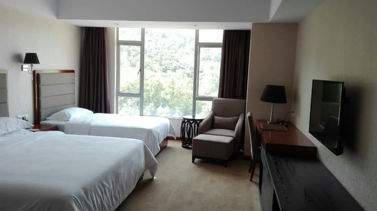 Golden Palm Hotel Джухай Екстериор снимка